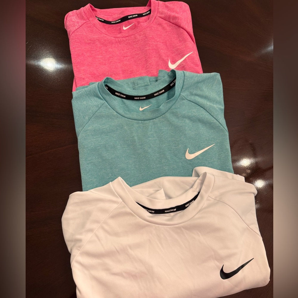 LIKE NEW. NIKE DRI FIT SHIRTS.